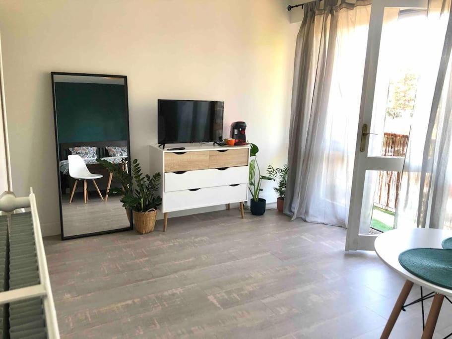 Cozy Studio With Balcony And Free Parking Aix-en-Provence Exterior foto